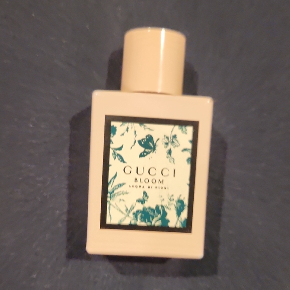 Assorted Perfume Bottles Collection - Picture 5 of 6